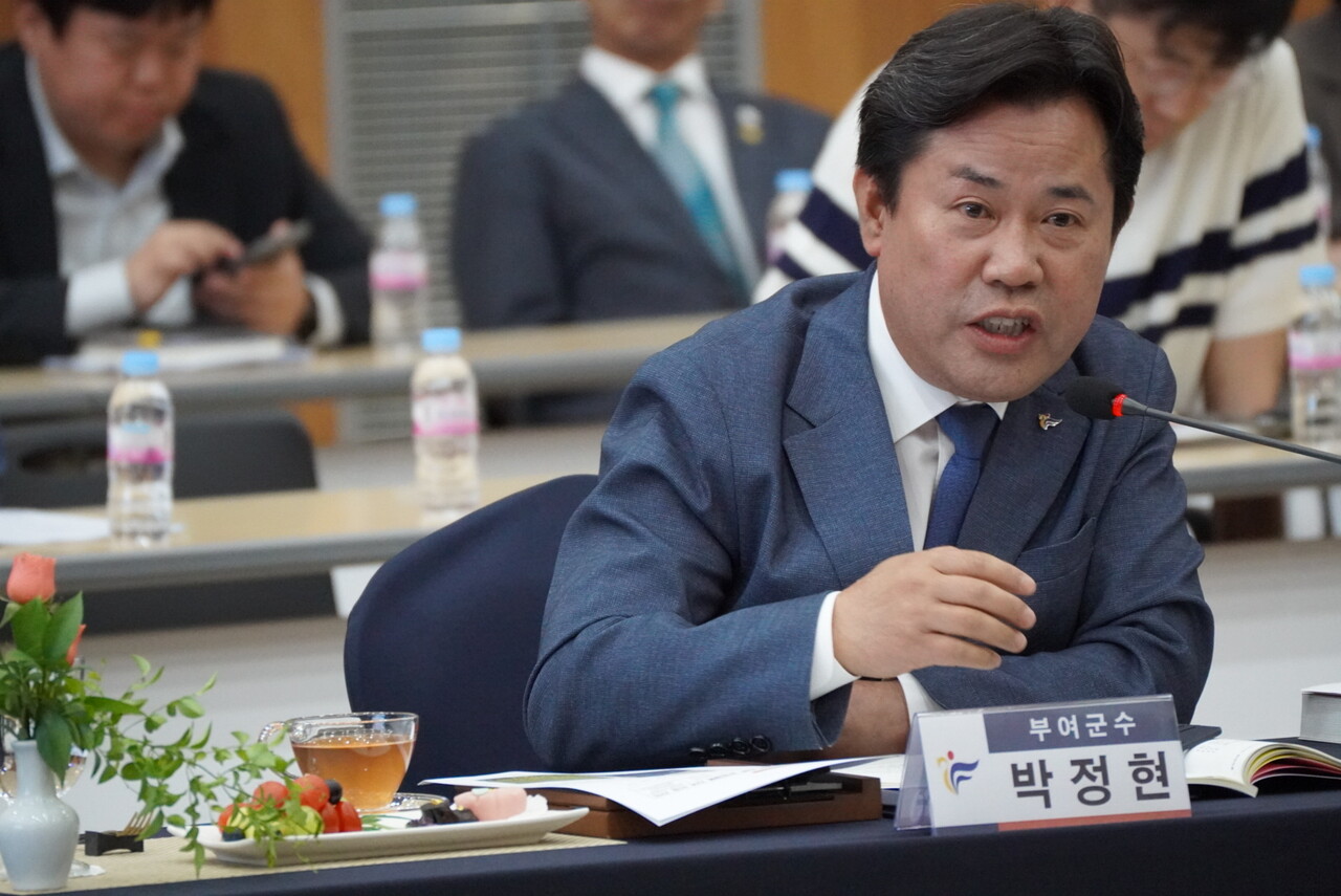  박정현 부여군수가 31일 충남도가 추진하는 '이민청 유치'와 관련해 뜻을 함께 했다.  부여군 제공. 