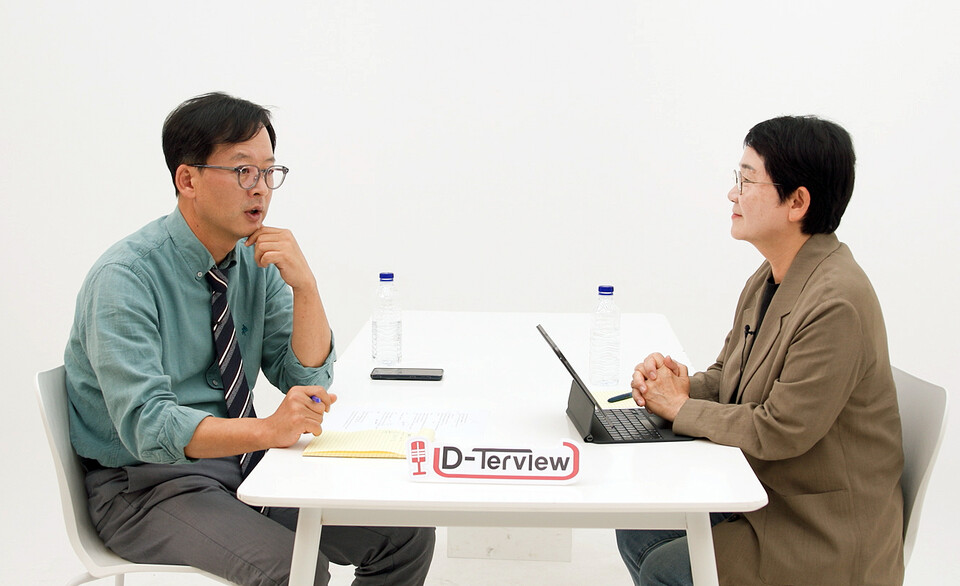 박정현 더불어민주당 국회의원(대전 대덕)이 디트뉴스 인터뷰 'D-terview'에 응하고 있다. 최찬룡PD.