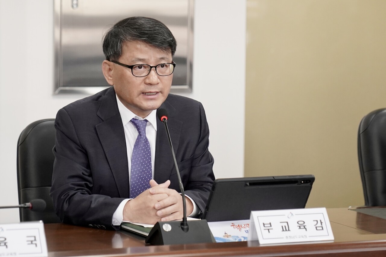 김일수 부교육감이 17일 전 직원을 향해 오는 20일 열리는 도의회 교육행정질문과 관련해 "이해가 필요한 사업은 미리 접촉해 꼼꼼한 설명을 해달라"고 당부했다. 