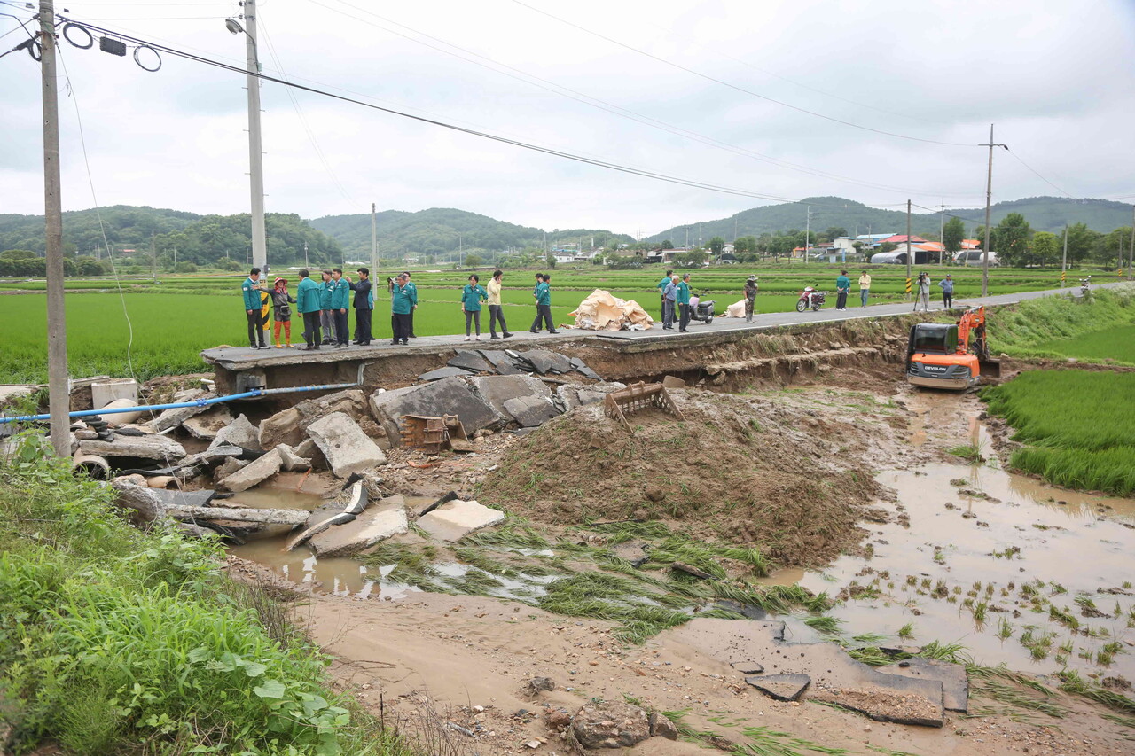 서천군이 11일 폭우 피해 긴급 복구를 위한 예비비 13억 원을 배정했다. 사진=서천군