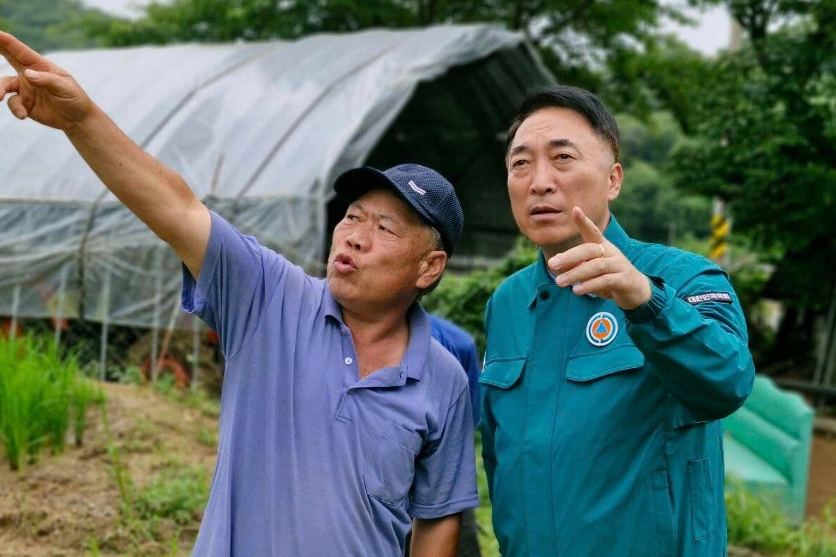 박수현 더불어민주당 공주·부여·청양 국회의원이 25일 자신의 SNS를 통해 박정현 부여군수와 지역민에게 부여군 특별재난지역 선포 예정 소식과 위로의 말을 전했다. 박 의원 페이스북 갈무리.