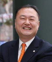             김 도 운 편집국장