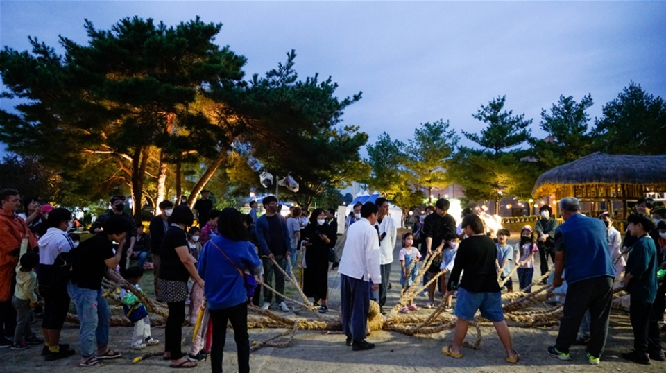 천년 방죽 합덕제 일원에서 오는 15일부터 17일까지 사흘간 ‘2024 당진 문화유산야행’이 펼쳐진다.