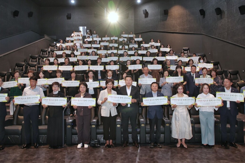 오성환 당진시장은 14일 열린 기림의 날 행사에 참여해 "피해자들의 용기와 목소리를 기억함으로써 올바른 역사 인식과 인권의 중요성을 느끼길 바란다"고 말했다. 당진시에 거주하던 생존자 故이기정 할머니는 지난 2017년 11월 11일 영면해 망향의 동산에 안장됐다. 당진시 제공. 