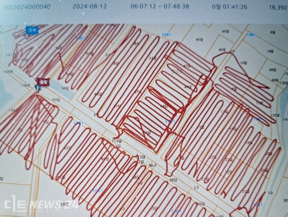 ‘드론의 메카’ 태안군이 올해 전국 최초로 ‘농업용 드론 통합 시스템’을 도입하고 본격적인 운영에 돌입했다. 농업용 드론 통합 시스템 비행기록장치에 항공방제 경로가 표시된 모습. 태안군