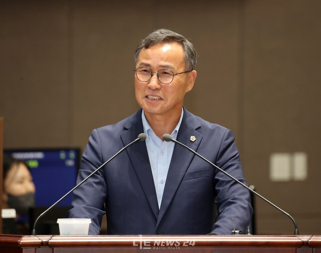 충남도의회 윤희신 의원(태안1·국민의힘)은 지난 28일 열린 제355회 임시회 제2차 본회의 도정질문에서 안면도 관광지 개발의 차질 없는 사업 진행을 당부했다. 충남도의회