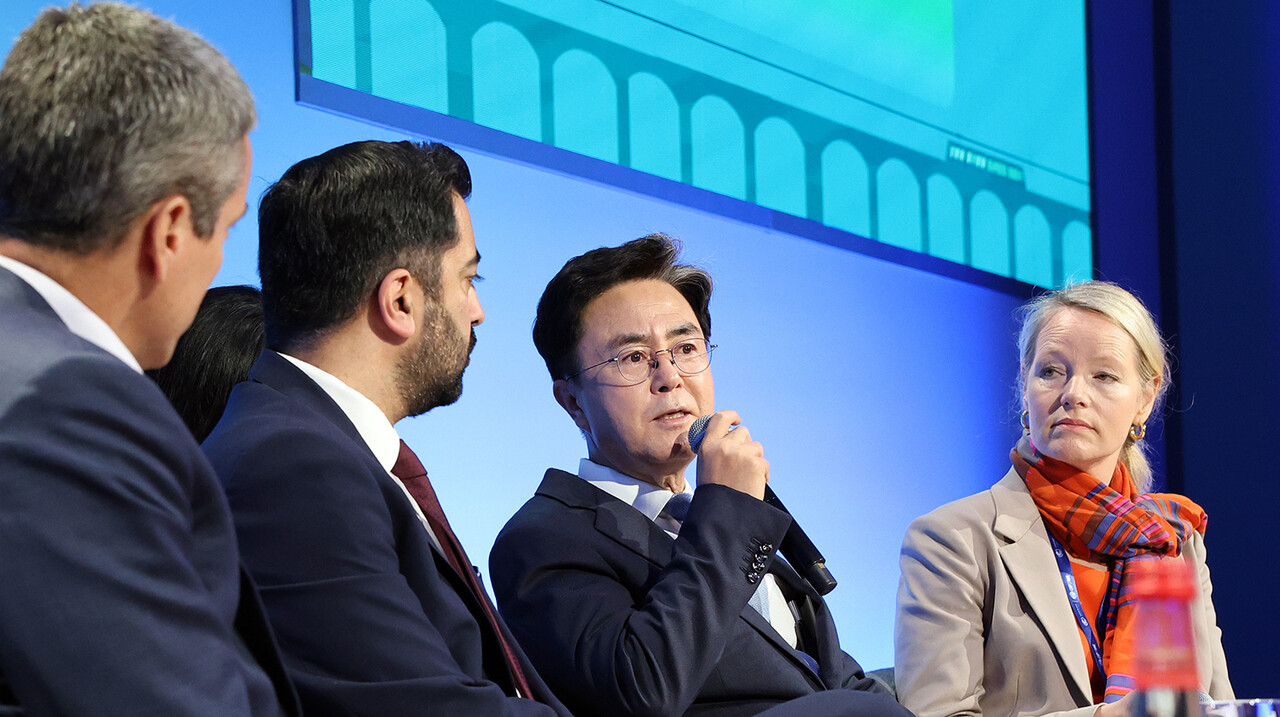 언더2연합 아태지역 공동의장을 연임한 김태흠 충남지사가 21일부터 26일까지 미국 뉴욕기후주간 개막식과 언더2연합·클라이밋그룹 회담과 토론에 참석한다. 지난해 지방정부 기후행동 정상회의 참석 모습. 자료사진. 