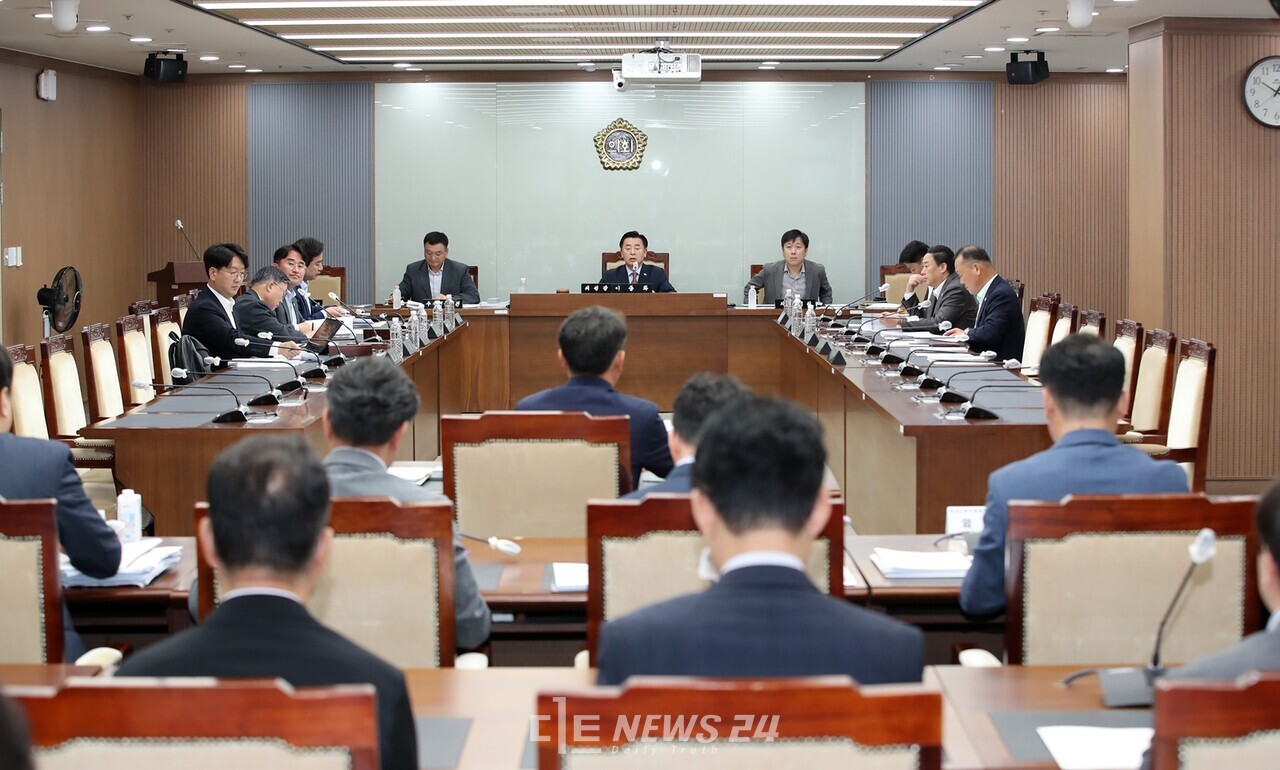 충남도의회 충남신용보증재단 이사장 후보자 인사청문특별위원회(위원장 이종화)는 30일 열린 제2차 회의에서 조소행 후보자를 ‘적격’으로 판정했다. 충남도희의회