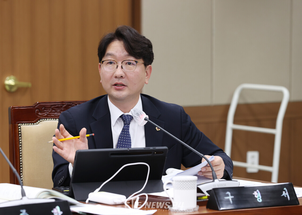 구형서 충남도의원(천안 불당동·더불어민주당)이 14일 열린 행정사무감사에서 대전학사를 유지할 가치가 있다며 활성화 방안을 제안했다.