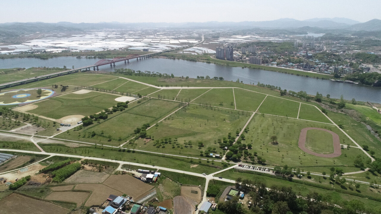 백마강생활체육공원 내 파크골프장 전경. 부여군 제공.