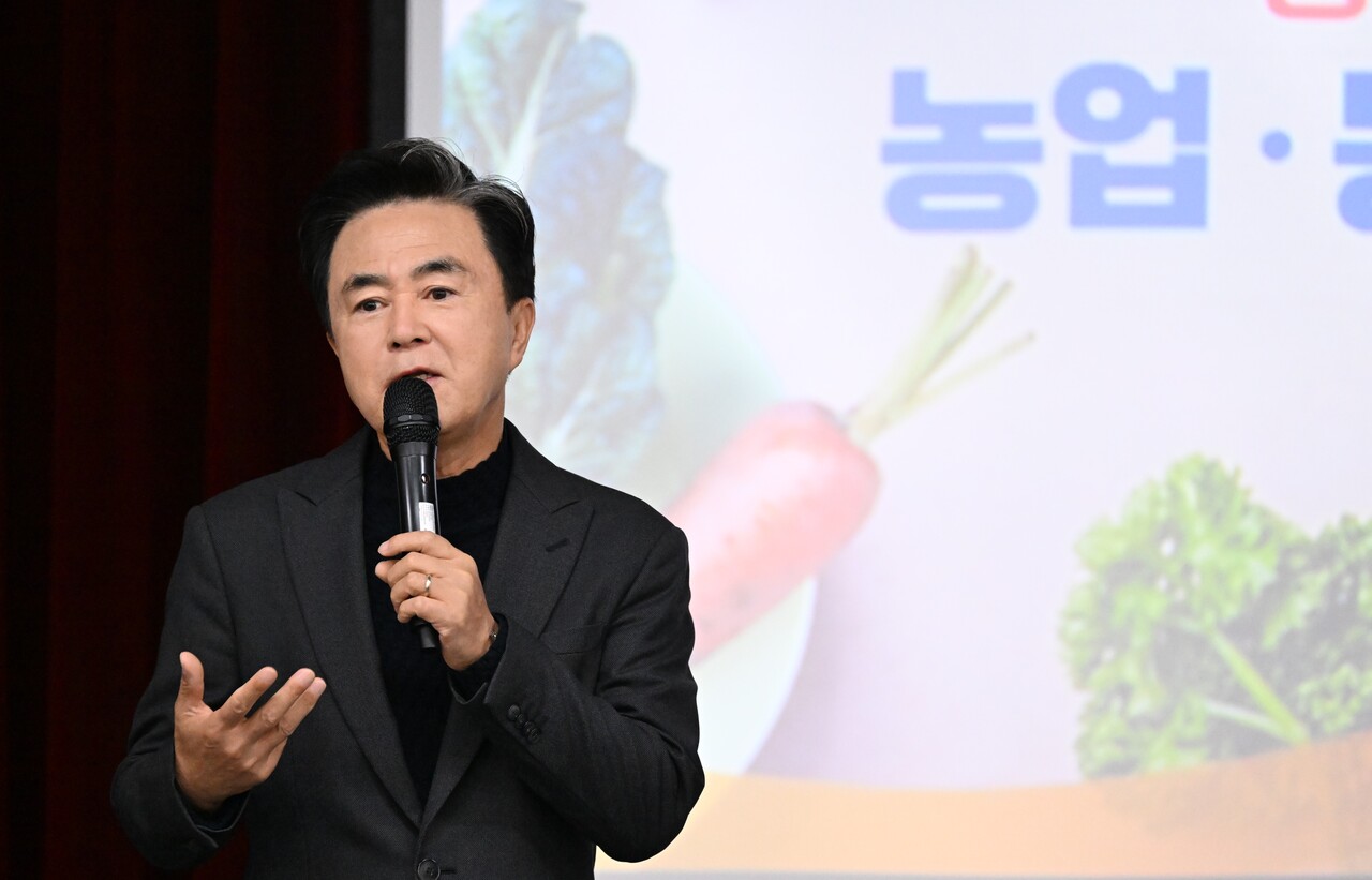 김태흠 충남지사가 19일 충남대에서 열린 특강에서 '농업 농촌 구조 개혁'을 강조했다. 충남도 제공. 