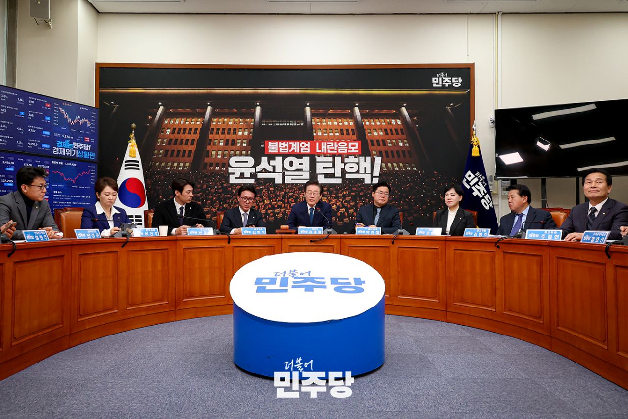 더불어민주당이 윤석열 대통령 계엄해제 후 첫 대국민 담화를 두고 ‘즉각 사퇴’를 촉구했다. 민주당 제공.