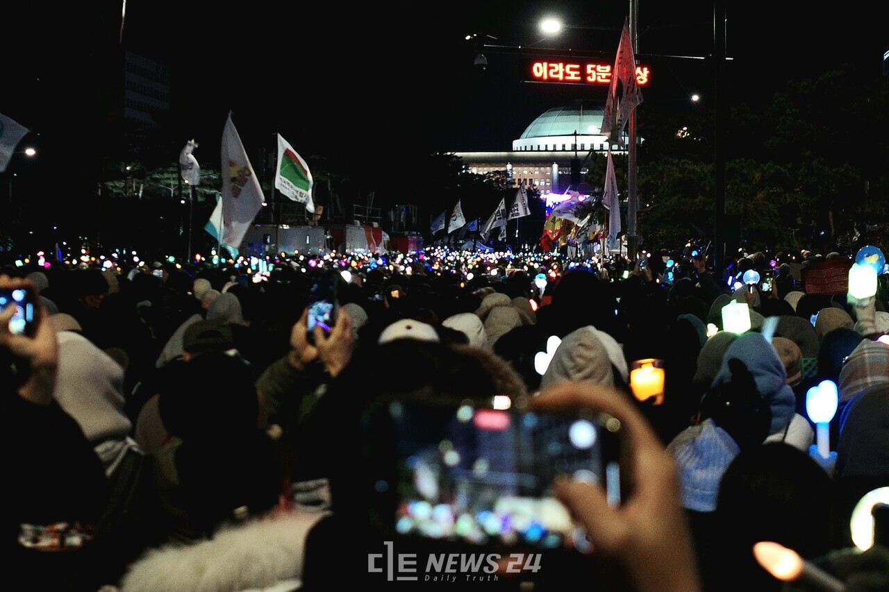여의도공원 방면에서 본 국회 모습.  황재돈 기자. 