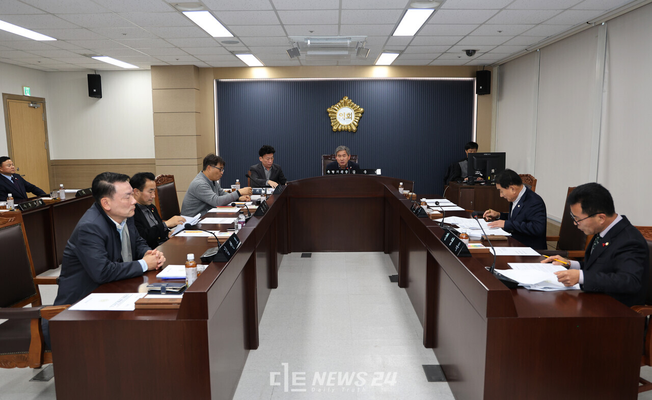 당진시의회가 의회 출범 첫 인사청문특별위원회를 구성하고 당진시가 제출한 김양수 당진도시공사 사장 후보자에 대한 인사청문 절차에 돌입했다. 당진시의회