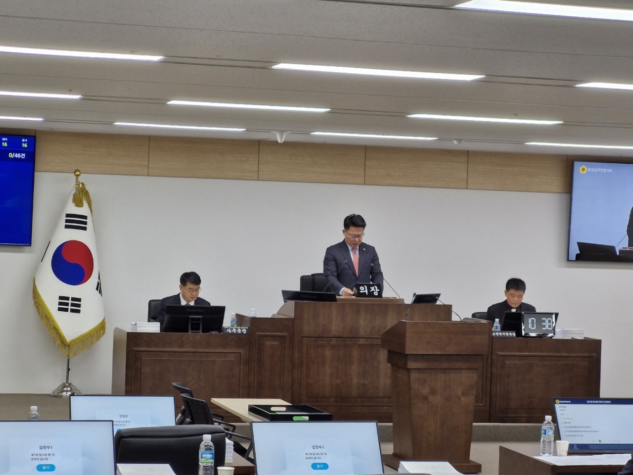 노금식 충북도 의원이 17일 초대 충청광역연합의회 의장으로 선출됐다.