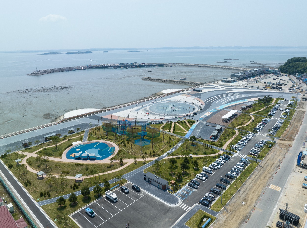 홍성 남당항 해양분수 공원과 놀궁리 해상파크.