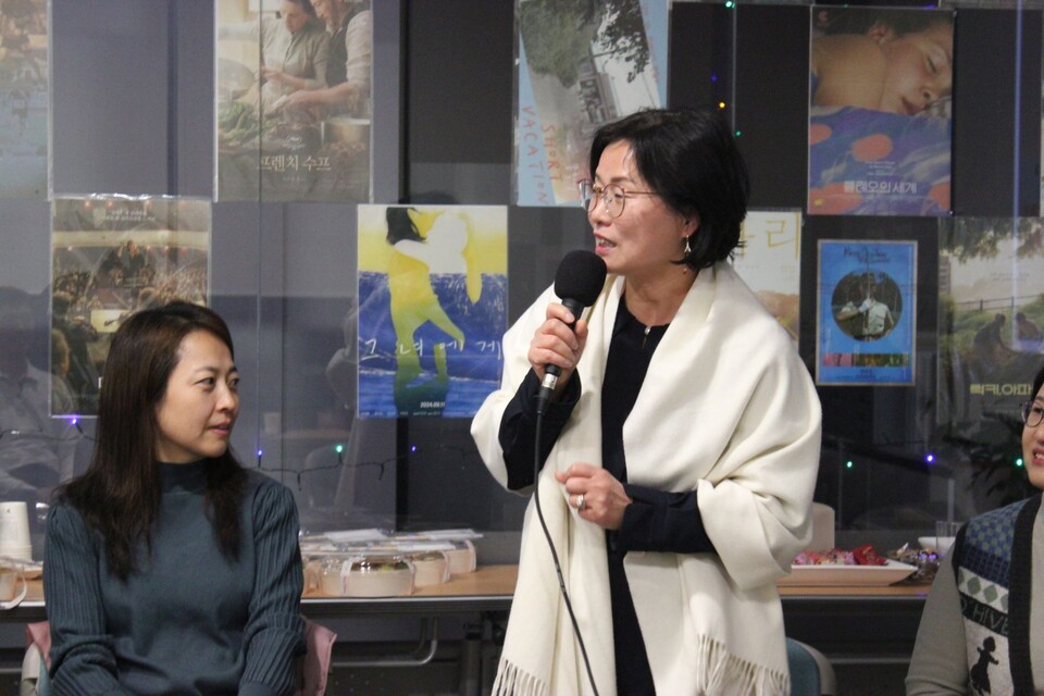 간순옥 대표가 정기 행사에서 인사말을 하고 있다.