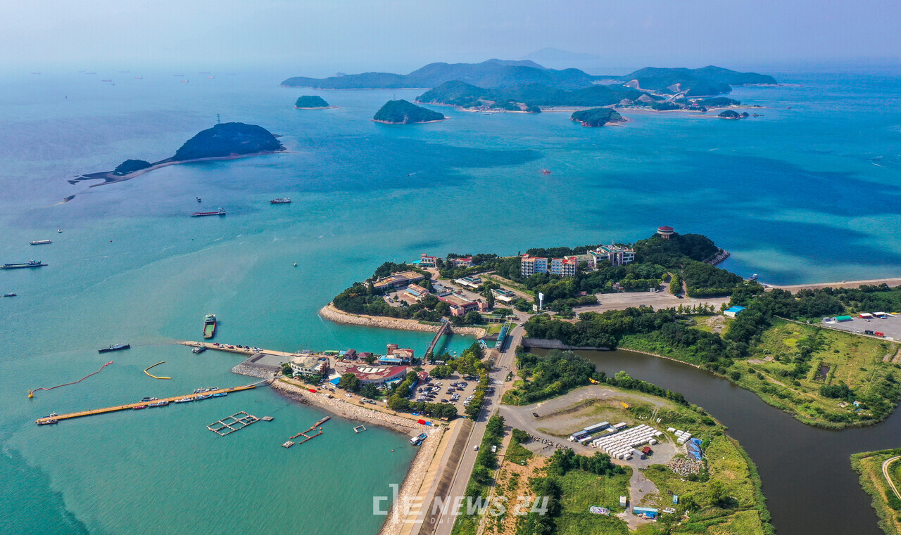 10년 넘게 답보상태였던 도비도·난지도에 한국농어촌공사와 해양관광복합단지를 조성키로 협약을 맺고 케이비증권, 대흥건설, 제일엔지니어링 등으로 구성된 컨소시엄을 최종 민간사업 제안자로 선정했다. 사진은 도비도. 당진시