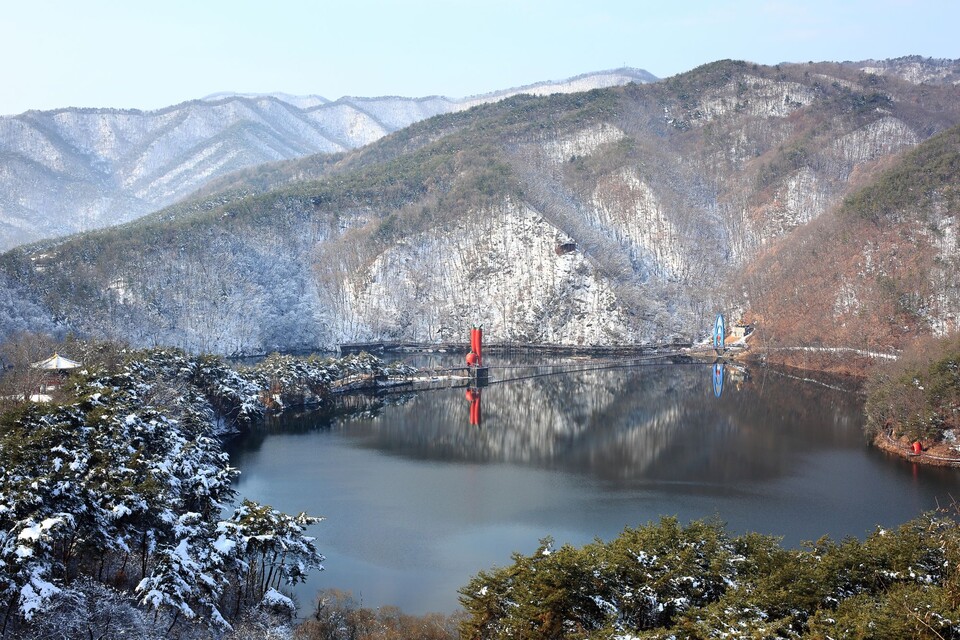 칠갑산 도립공원과 천장호 출렁다리