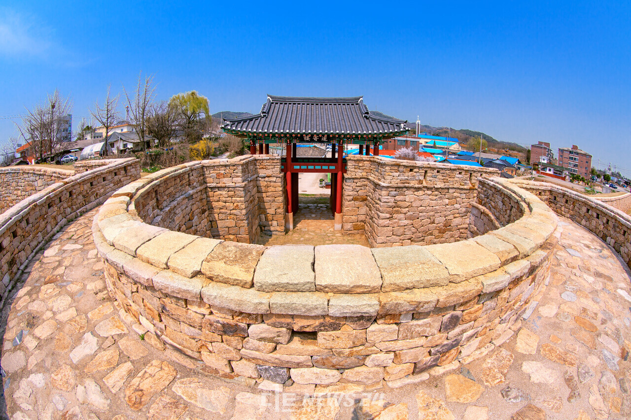 연암 박지원이 군수를 지낸 충남 당진시 면천읍성을 정부가 관광지로 개발한다. 면천읍성. 당진시