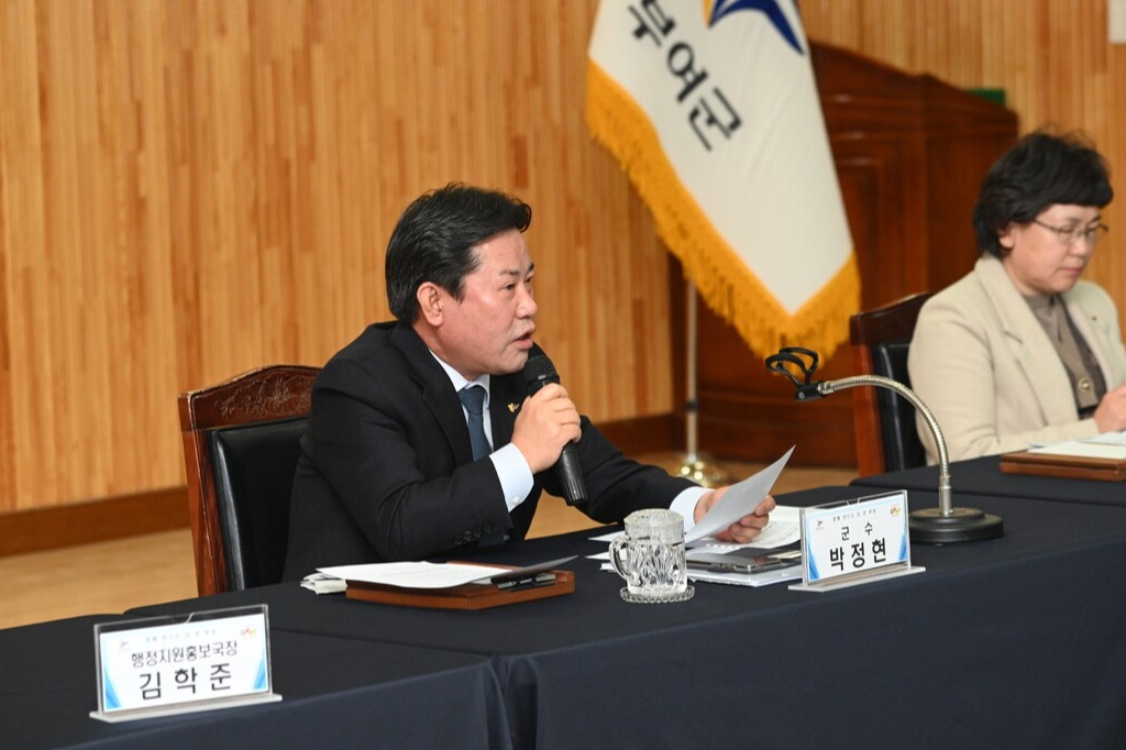 박정현 부여군수가 24일 열린 간부회의에서 김영춘 의장의 일방적 폄훼 발언에 대해 "사과하라"고 촉구했다. 자료사진. 