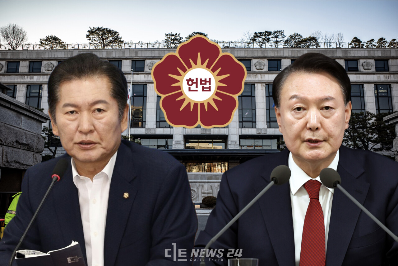 헌법재판소가 25일 윤석열 대통령 탄핵심판 최종변론을 종결하고 선고 준비에 들어간다. 12·3 비상계엄 선포일로부터 84일, 국회 탄핵소추안 가결 73일 만이다. 정청래 국회 탄핵소추위원장과 윤석열 대통령은 양측 대리인 변론을 마친 뒤 최종의견 진술을 이어갔다. 자료사진.