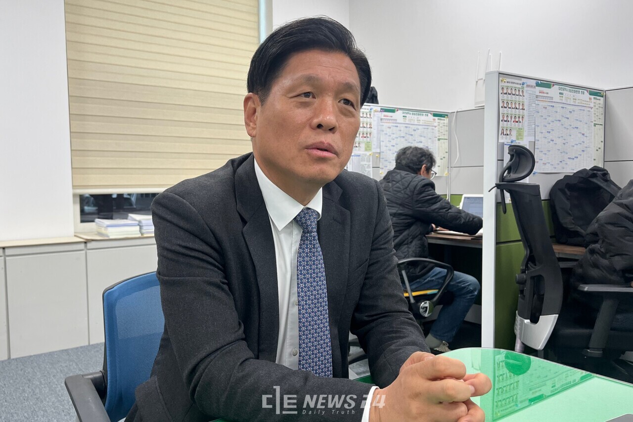 조승래 더불어민주당 국회의원이 대전·충남 행정통합이 정치권과 시민을 배제한채 '단체장 원맨쇼'로 진행되고 있다고 비판했다. 유솔아 기자. 