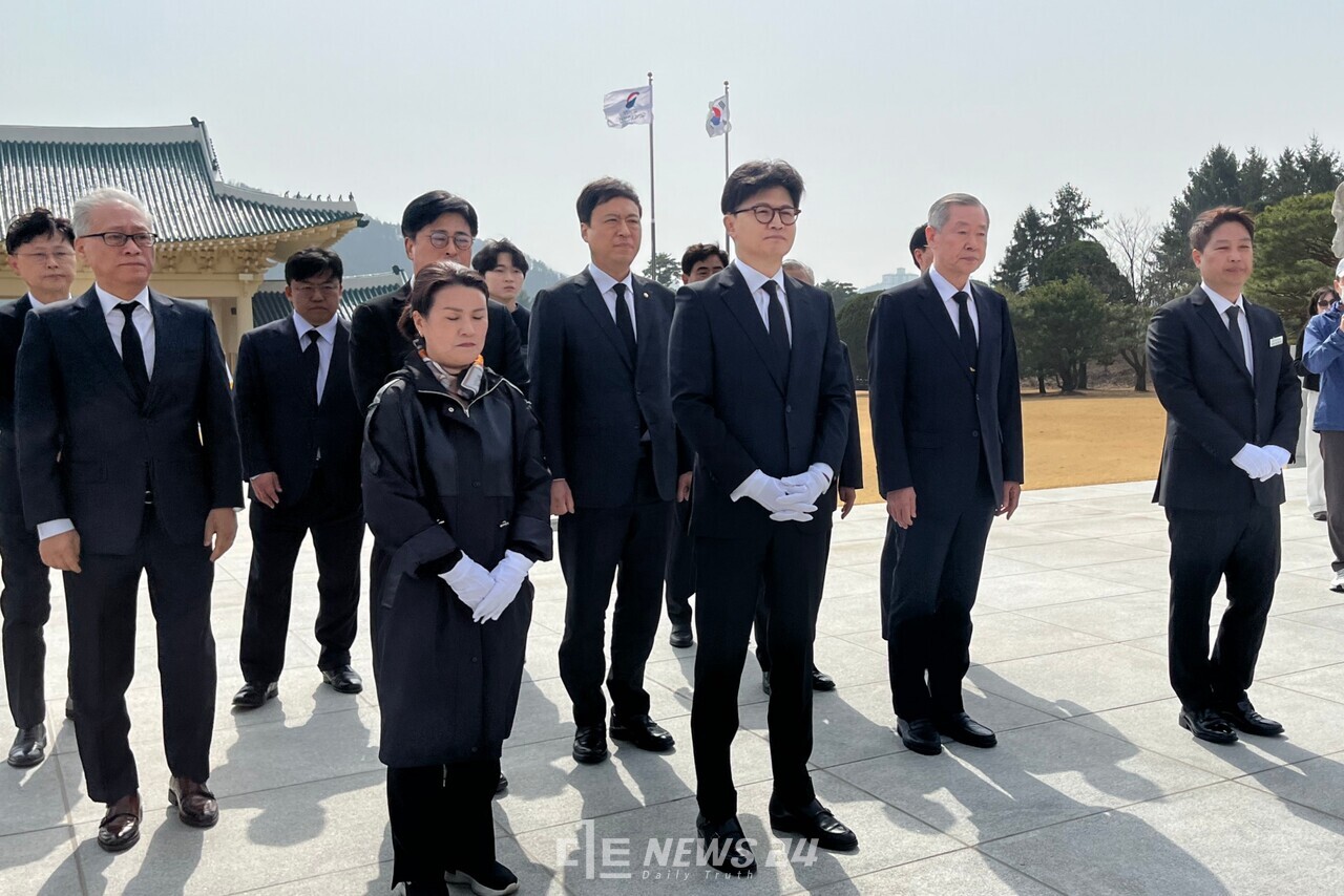 한동훈 전 국민의힘 대표가 국립대전현충원을 찾았다. 유솔아 기자. 