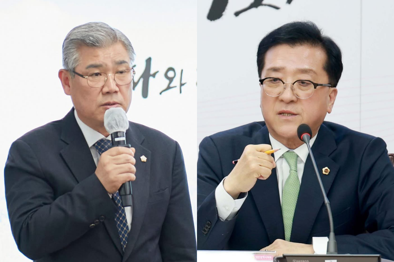 조원휘 대전시의회 의장(오른쪽)과 조규식 서구의회 의장이 윤석열 전 대통령 파면 이후 "민생안정에 매진하겠다"는 입장을 밝혔다. 시구의회 제공. 