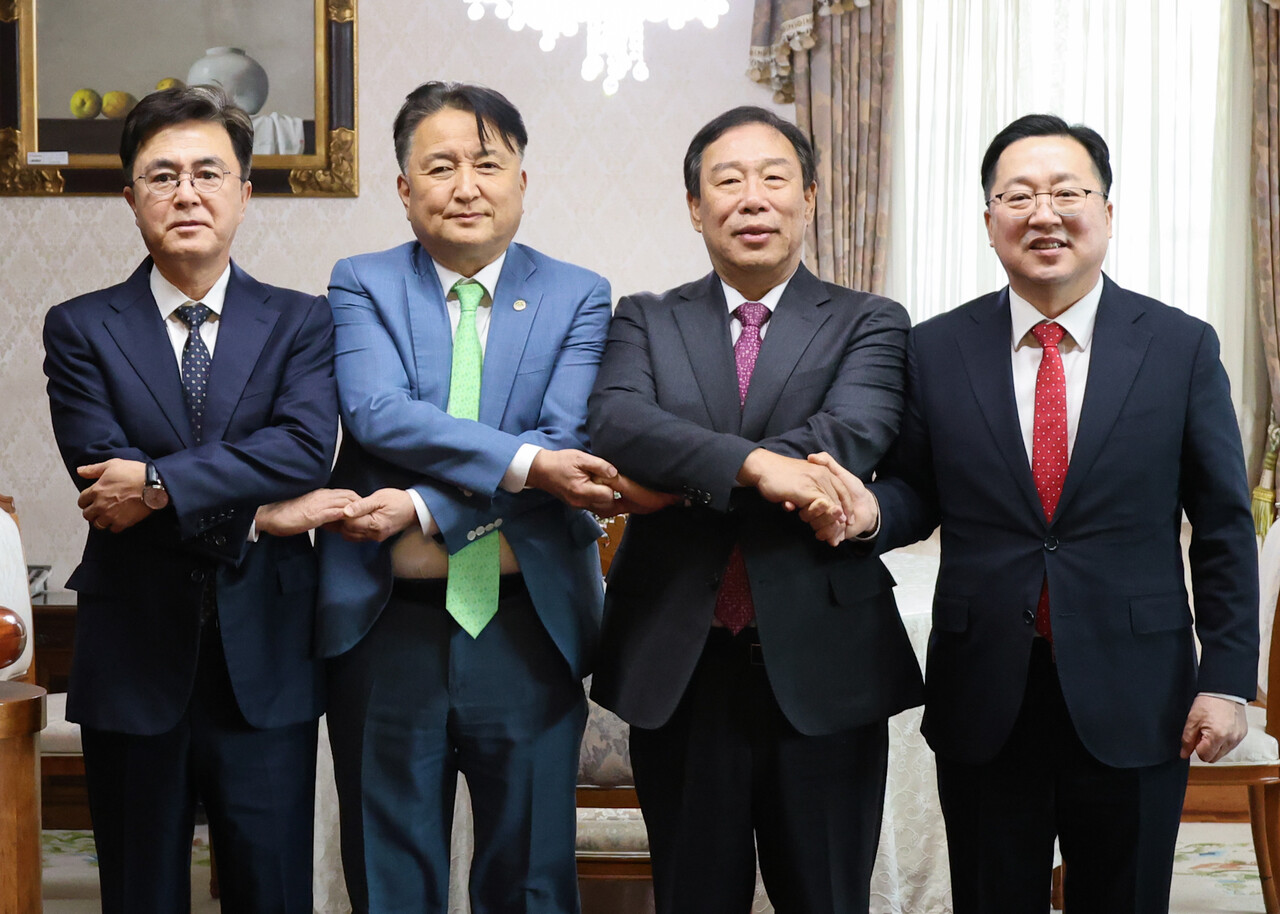 충청권 시도지사. 왼쪽부터 김태흠 충남지사, 김영환 충북지사, 최민호 세종시장, 이장우 대전시장. 자료사진.