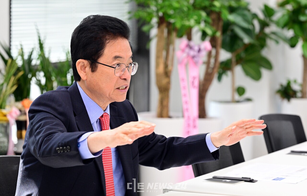 이철우 경북지사가 오는 10~11월 경주APEC에 김정은 위원장을 초청해 6자회담을 이어가겠다는 목표를 밝혔다. ⓒ한국인터넷신문협회