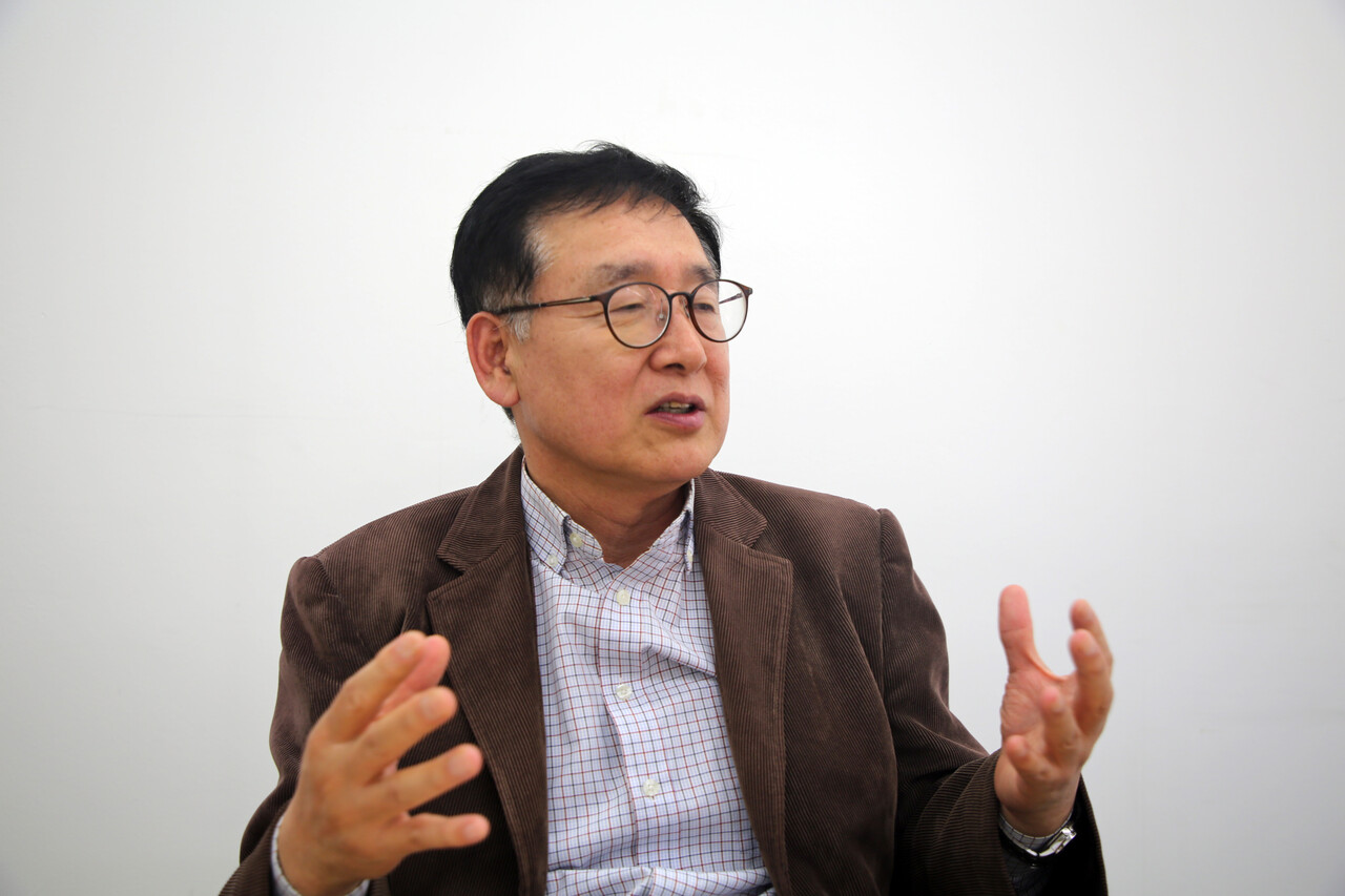 곽현근 교수가 균형발전을 명분으로 삼은 행정통합, 메가시티 논의가 결국 지방자치 쇠퇴를 초래할 수 있다는 우려를 설명하고 있다. 한지혜 기자.