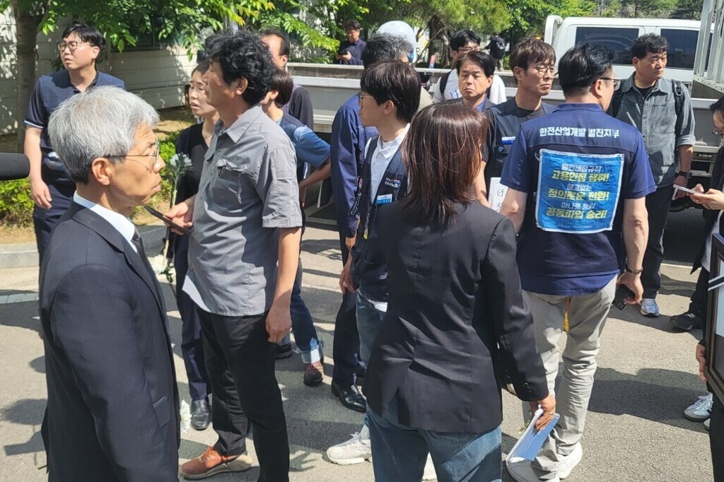 대책위와 권영국 대선 후보가 고인의 작업 현장을 공개할 것을 촉구하고 있다. 김다소미 기자. 