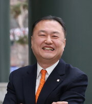     주필   김 도 운