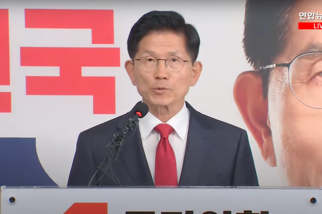 김문수 국민의힘 대선 후보가 4일 오전 1시 30분경 국민의힘 당사에서 기자회견을 열고 대선 패배를 인정했다. 연합뉴스TV 유튜브 생중계 갈무리. 