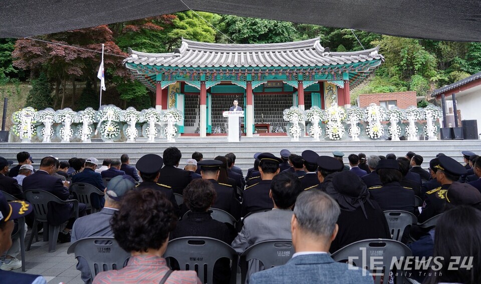 6일 서산 부춘산 충령각에서 진행된 '제70회 현충일 추념식' 모습. /서산시