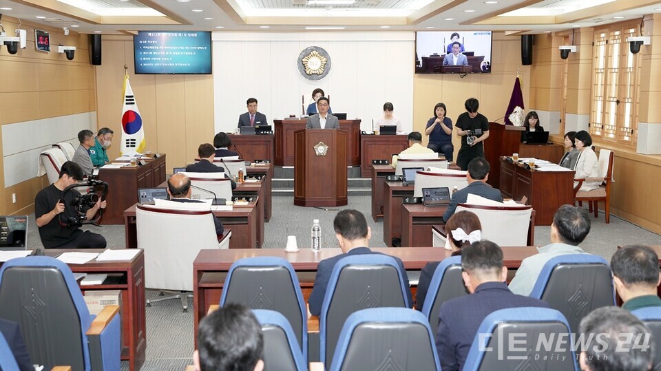 충남 태안군의회가 10일 ‘제312회 태안군의회 제1차 정례회’를 개회하고 16일간의 일정을 시작했다. 사진은 개회식 모습. /태안군의회