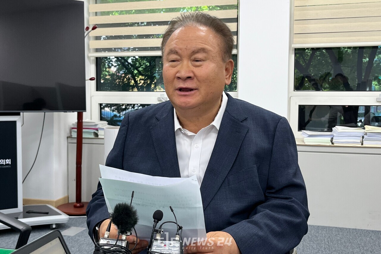 이상민 국민의힘 대전시당 위원장이 충청권 국가기관의 연이은 타지역 이전 움직임에 여야를 싸잡아 비판했다. 유솔아 기자.  