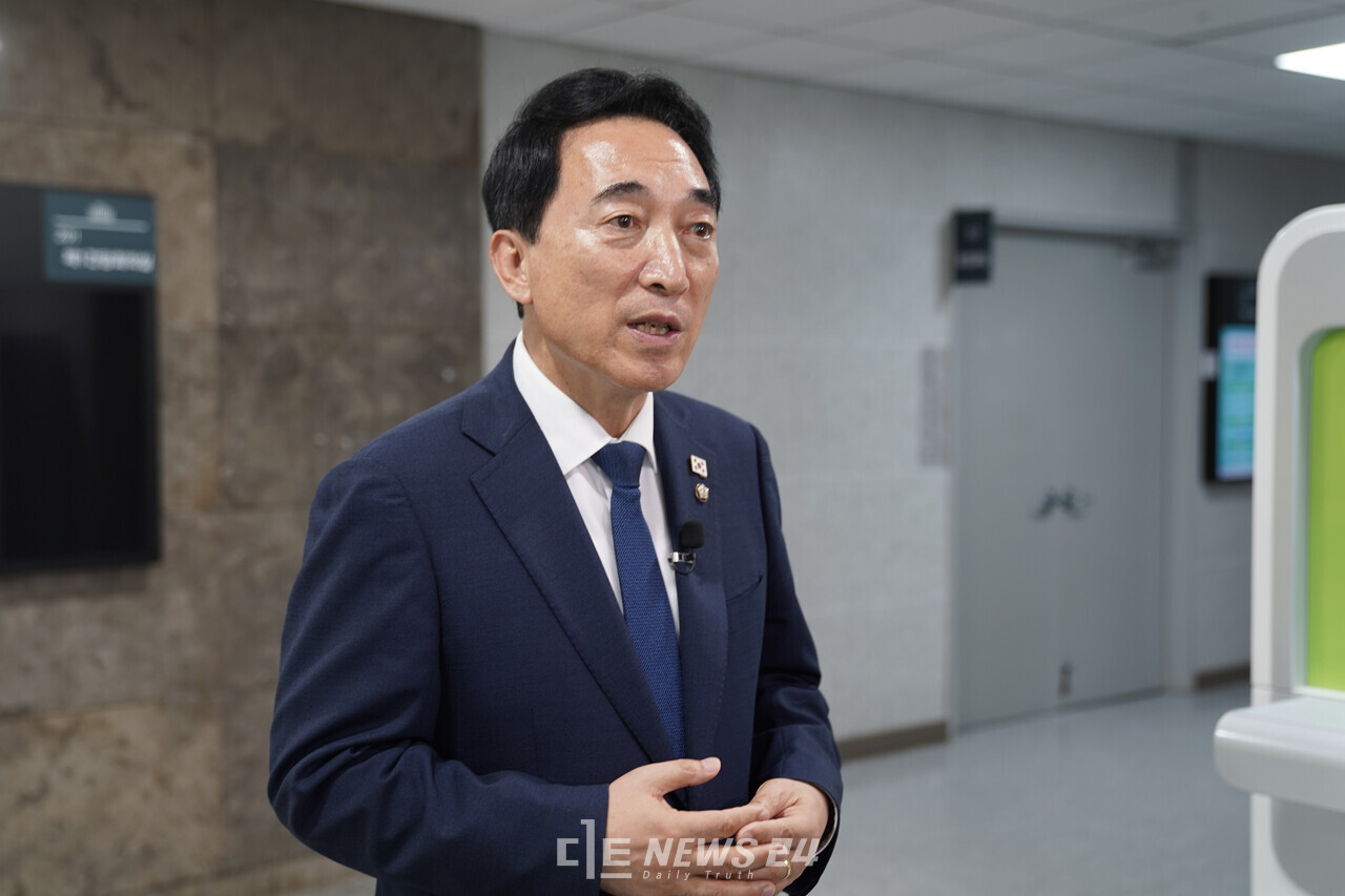 박수현 국정기획위원회 국가균형성장특별위원장(충남 공주·부여·청양)은 15일 “대통령 제2집무실(세종집무실)을 신속 추진과제로 선정할 계획”이라고 밝혔다. ⓒ황재돈 기자. 