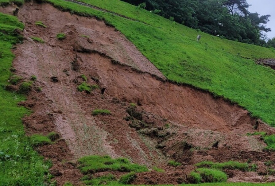 자료사진. 산림청이 17일 오전 6시 30분을 기해 대전·세종·충북·충남 지역의 산사태 위기경보를 기존 ‘경계’ 단계에서 가장 높은 단계인 ‘심각’으로 상향 발령했다.