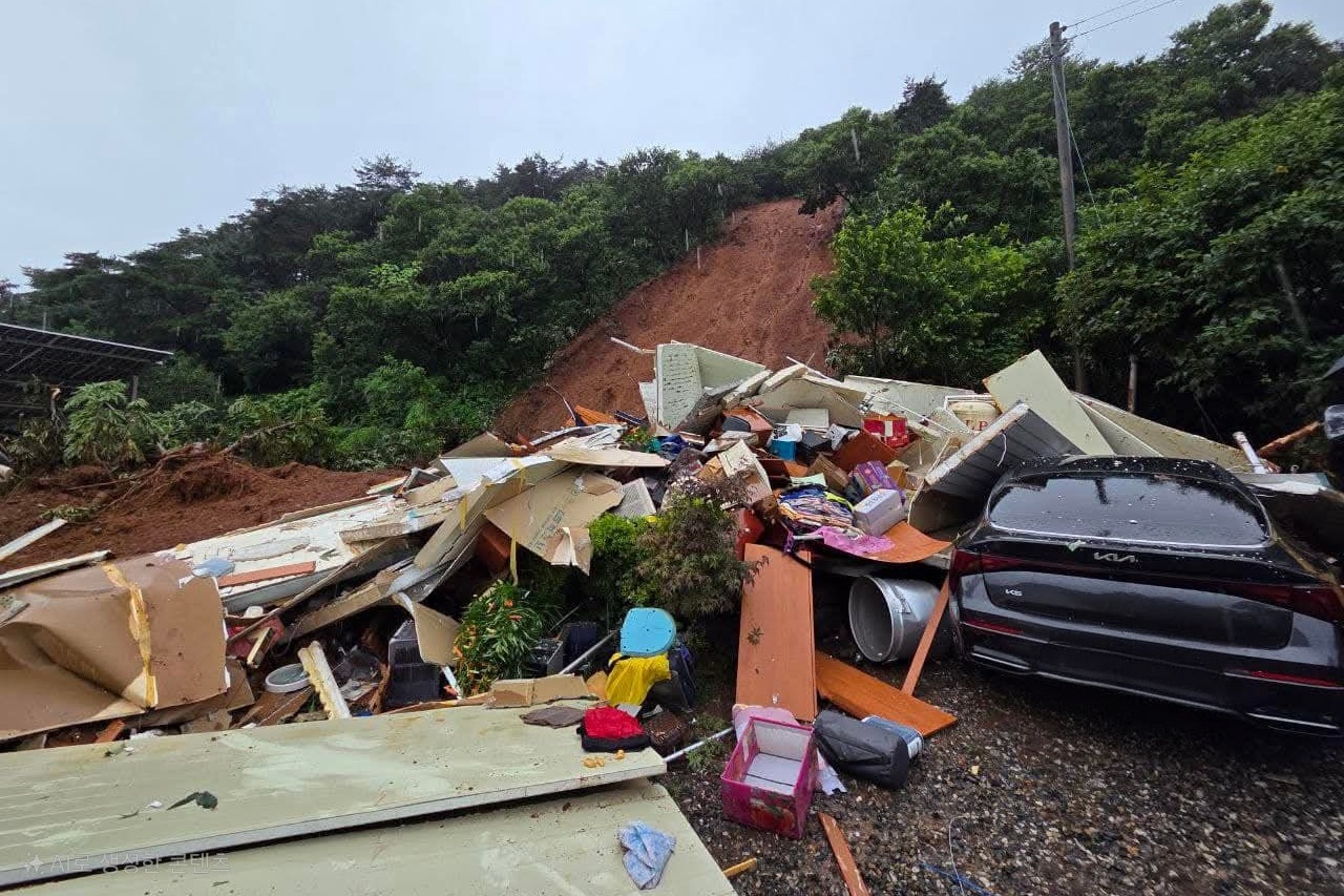 청양군 대치면 주정리 산사태 모습. 박수현 의원 페이스북 갈무리.
