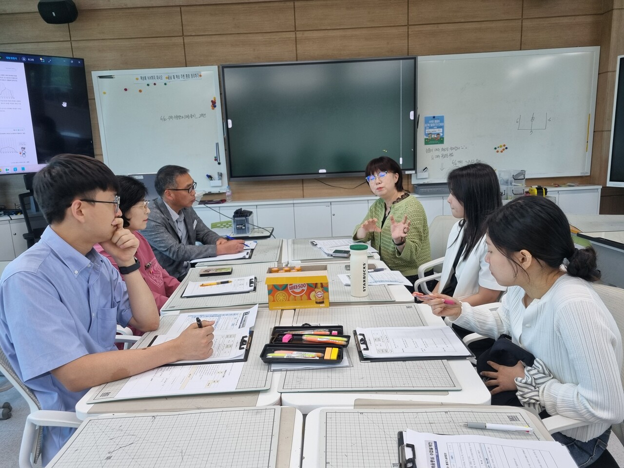 멘티교사의 수업 공개 후 수업 나눔 모습. 충남교육청 제공. 