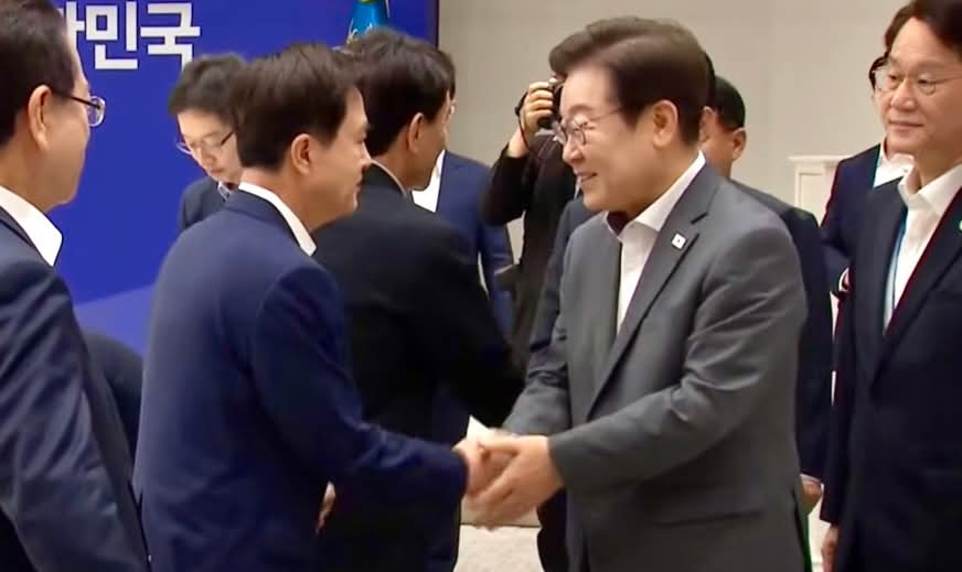 김태흠 충남지사가 1일 이재명 대통령과 만나 신속한 특별재난지역 추가 선포를 요청했다. 김 지사 페이스북. 