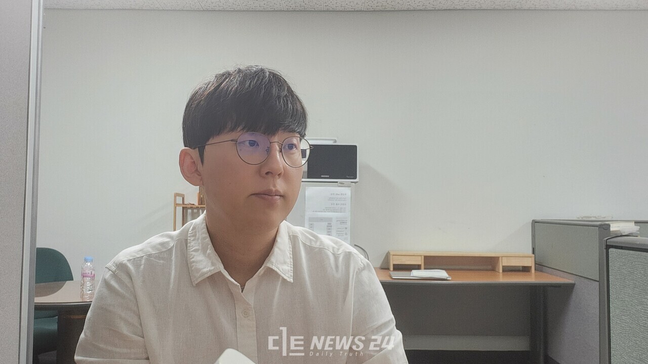 김승호 충북실천교육교사모임회장은 와 만나 이번 A고 사태의 문제를 해결하기 위해선 교육청이 사학 재단에 갖는 감시 권한을 확대해야 한다고 제시했다. 권예진 기자. 