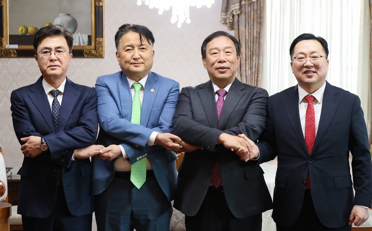 충북을 제외한 대전과 세종, 충남이 올해 국회 행정안전위원회 국정감사를 동시에 받는다. 왼쪽부터 김태흠 충남지사, 김영환 충북지사, 최민호 세종시장, 이장우 대전시장. 자료사진.