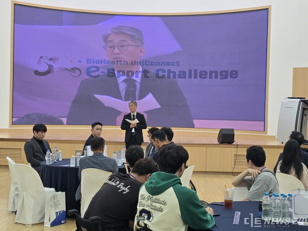 16일 단국대학교 천안캠퍼스 보건과학관 국제회의장에서 휠체어 e스포츠 경기를 열린 가운데 김장묵 바이오헬스 혁신융합대학 사업단 김장묵 단장이 개회사를 하고 있다. 최진섭 기자