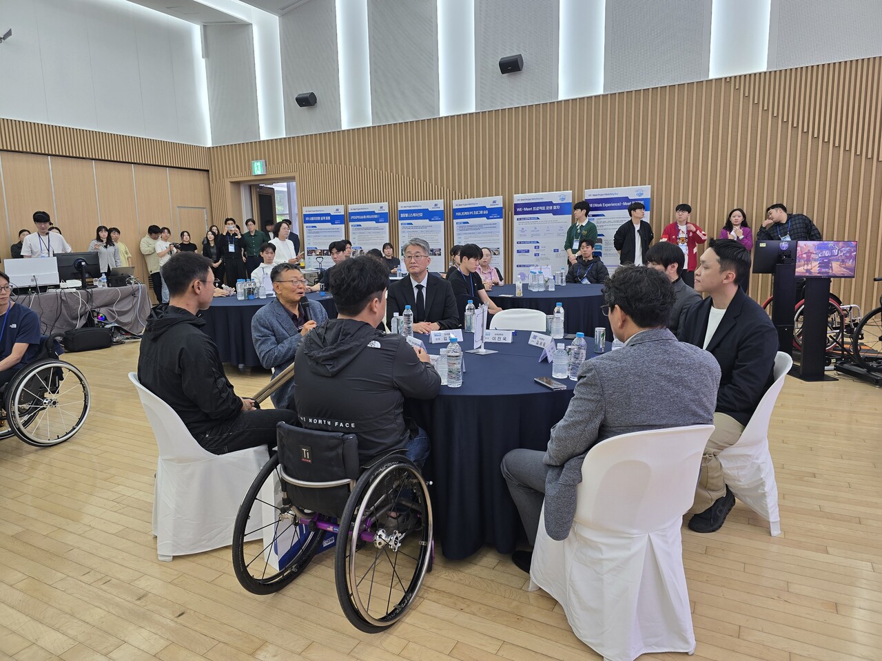 16일 단국대학교 천안캠퍼스 보건과학관 국제회의장에서 휠체어 e스포츠 경기를 펼쳐진 가운데 천안시장애인체육회 박광순 사무국장이 인사말을 전하고 있다. 최진섭 기자
