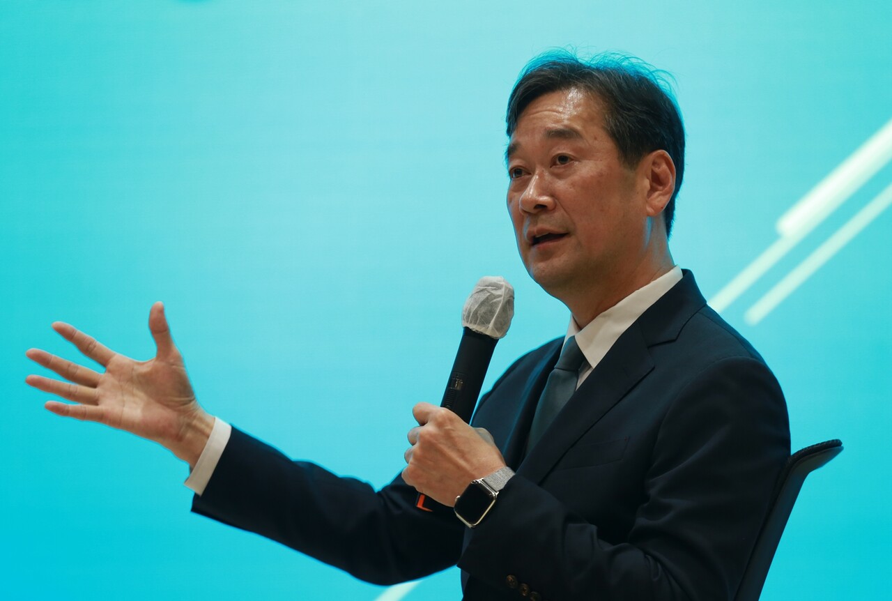 국립목포대학교 도서문화연구원은 지난 6일 오후 70주년기념관 정상묵홀에서, 제15회 인문주간 프로그램의 일환으로 “총장님과 함께하는 섬과 바다의 시대, 비전 공유하기”를 주제로 섬 인문학 토크콘서트를 개최했다고 8일 밝혔다./국립목포대학교 제공