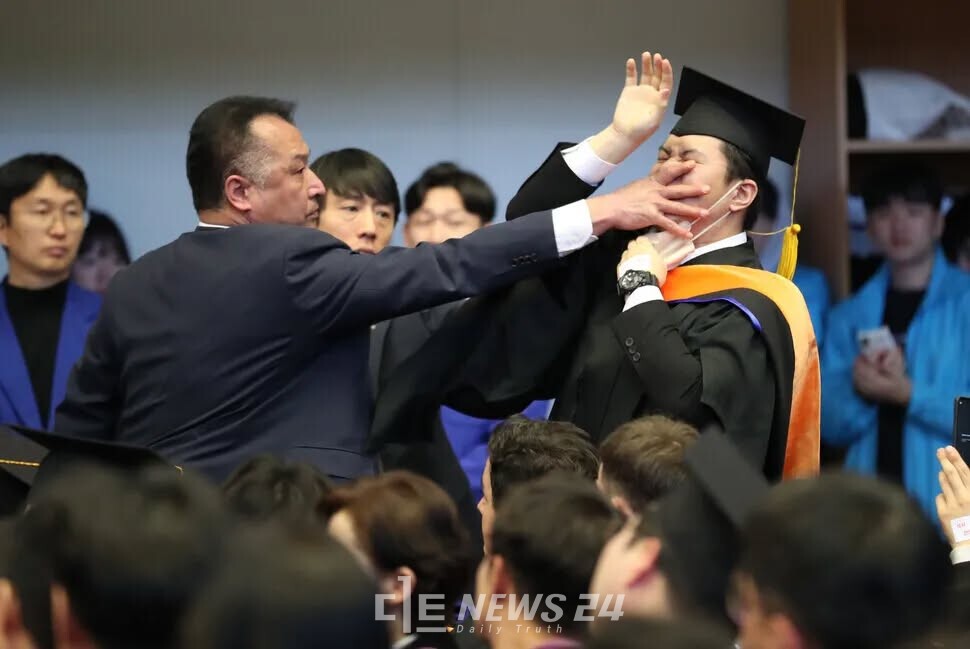 신민기씨 페이스북 갈무리.