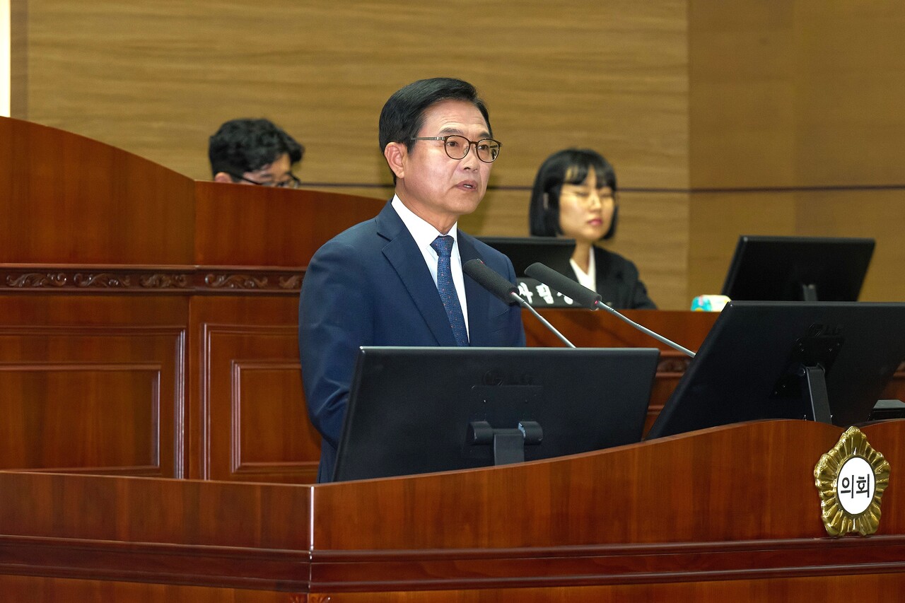 김석필 천안시장 권한대행이 20일 열린 제284회 제2차 정례회 제1차 본회의에서 시정연설을 했다. 천안시 제공